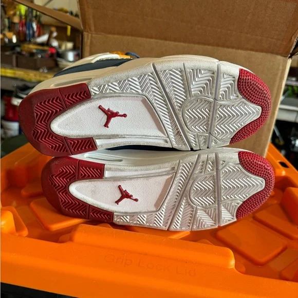 Jordan 4 Retro GS - Picture 6 of 8